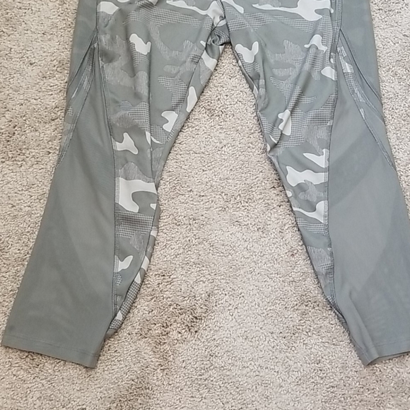 SALE VOGO ATHLETICA CAMO MESH SIDES LEGGINGS - Picture 11 of 12